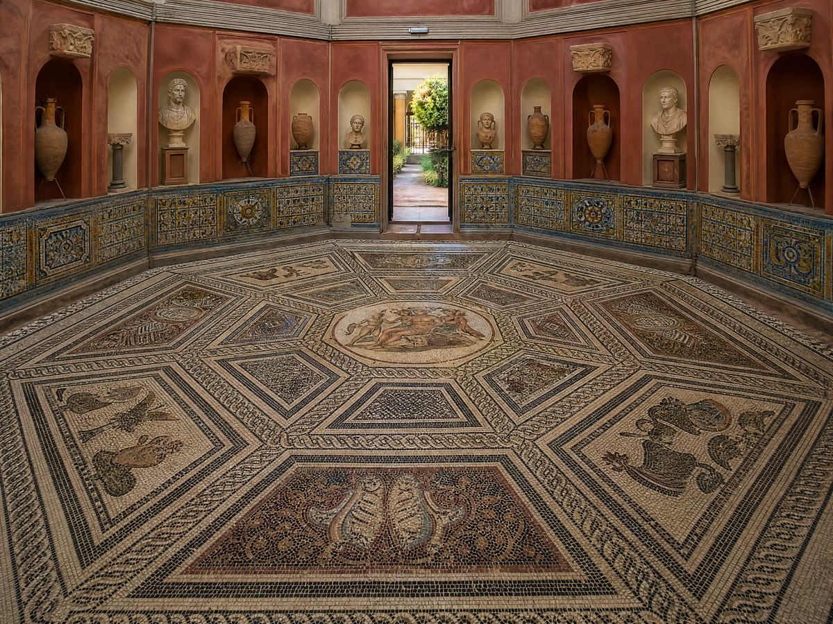 Salle octogonale avec sol en mosaïque géométrique romaine, Palais de Lebrija