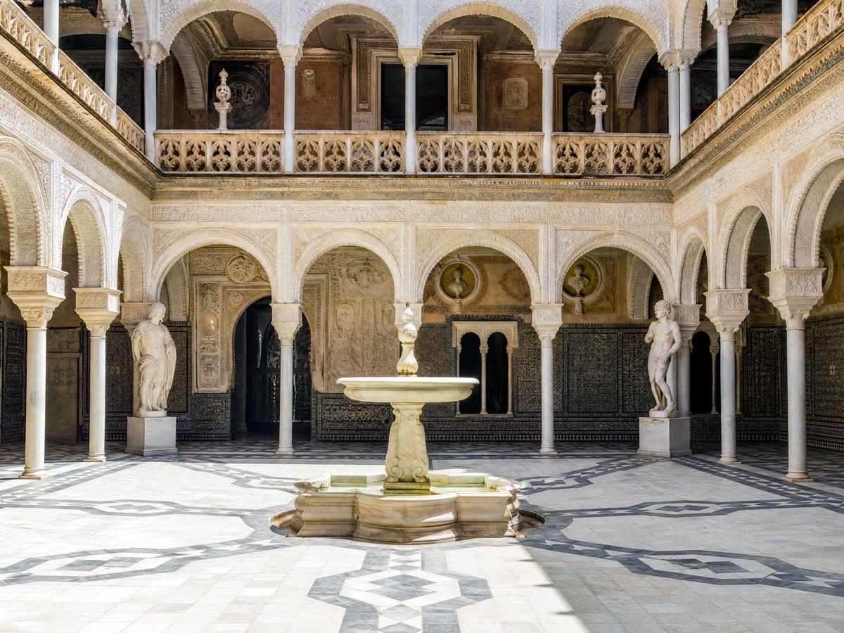 Cour mudéjare à arcades de la Casa de Pilatos, Séville